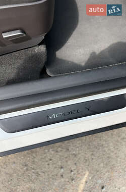 Внедорожник / Кроссовер Tesla Model Y 2022 в 