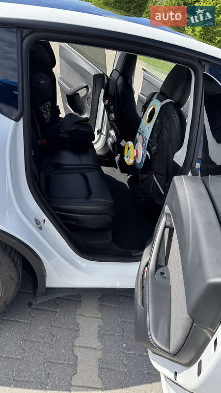 Внедорожник / Кроссовер Tesla Model Y 2021 в Львове