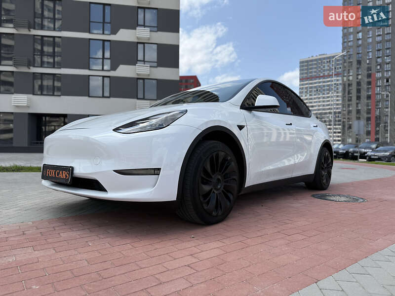 Tesla Model Y 2023