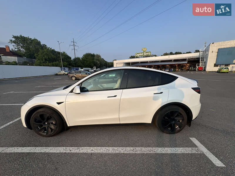 Tesla Model Y 2022