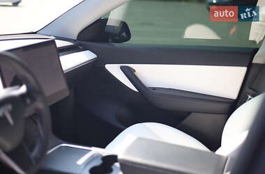 Внедорожник / Кроссовер Tesla Model Y 2021 в 