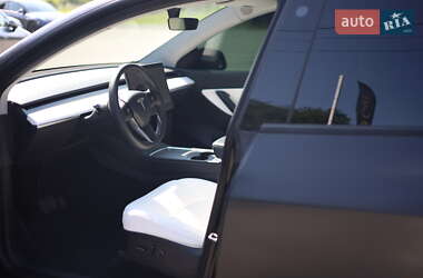 Внедорожник / Кроссовер Tesla Model Y 2021 в 