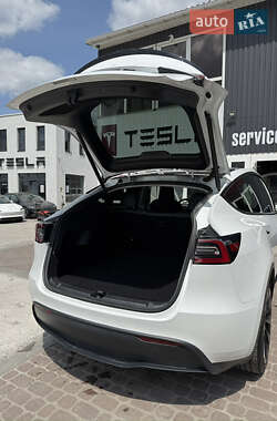 Внедорожник / Кроссовер Tesla Model Y 2021 в 