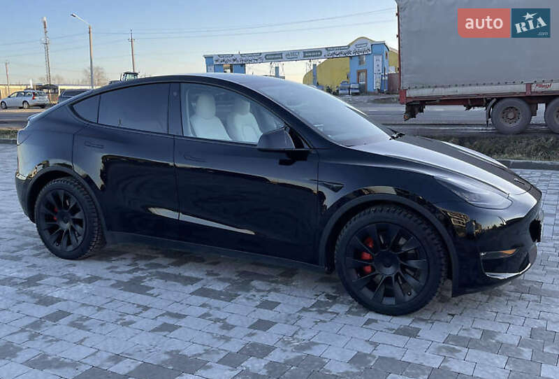 Позашляховик / Кросовер Tesla Model Y 2021 в Львові