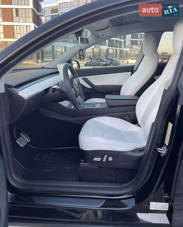 Позашляховик / Кросовер Tesla Model Y 2021 в Львові