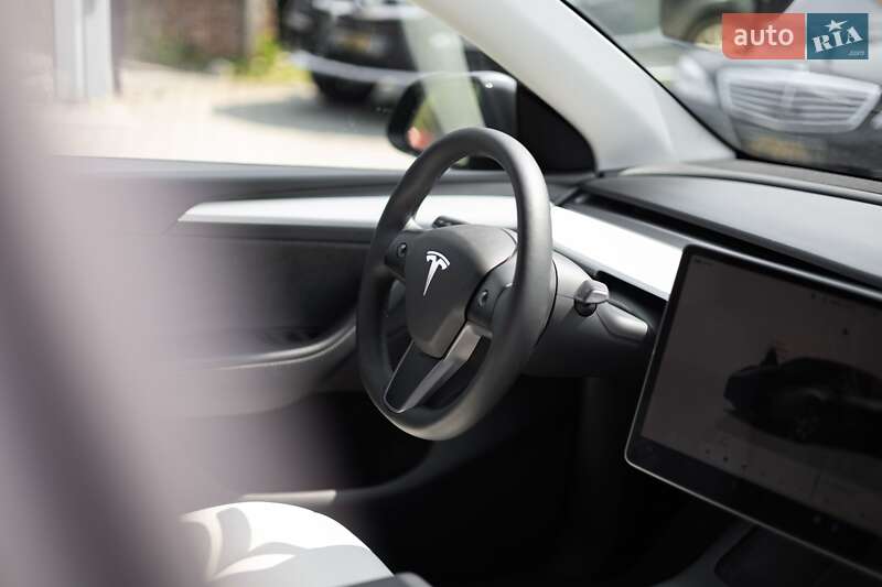 Внедорожник / Кроссовер Tesla Model Y 2024 в Львове