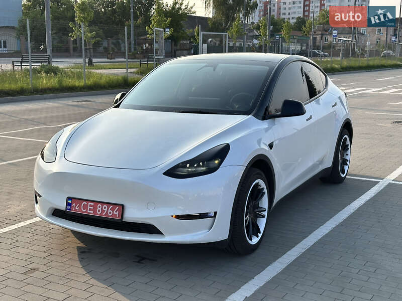 Внедорожник / Кроссовер Tesla Model Y 2023 в 