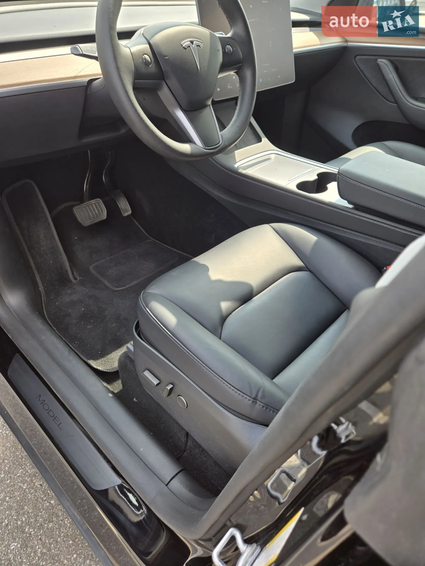 2024 Tesla Model Y - мініатюра 7