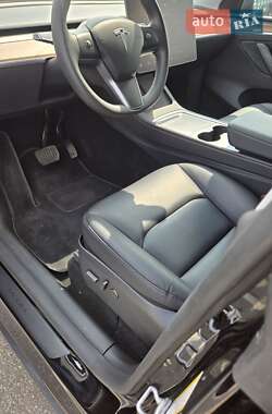 Внедорожник / Кроссовер Tesla Model Y 2024 в 