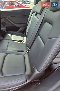 Внедорожник / Кроссовер Tesla Model Y 2024 в Киеве