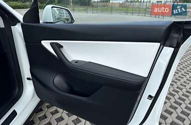 Внедорожник / Кроссовер Tesla Model Y 2021 в 