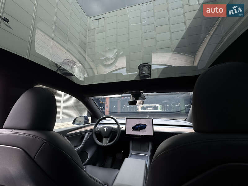 Позашляховик / Кросовер Tesla Model Y 2024 в Києві