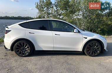 Позашляховик / Кросовер Tesla Model Y 2021 в 