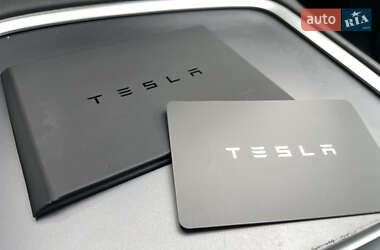 Позашляховик / Кросовер Tesla Model Y 2021 в 