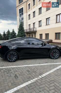 Внедорожник / Кроссовер Tesla Model Y 2021 в 