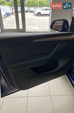 Внедорожник / Кроссовер Tesla Model Y 2024 в 