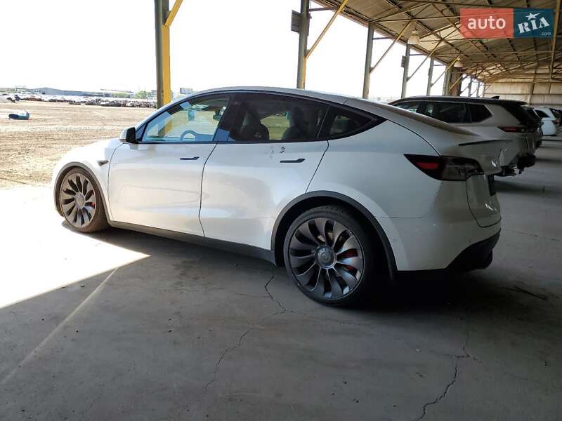 Внедорожник / Кроссовер Tesla Model Y 2021 в 
