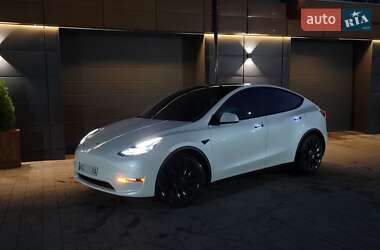 Внедорожник / Кроссовер Tesla Model Y 2021 в 