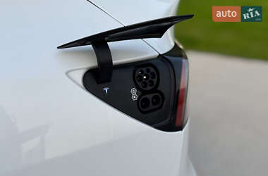 Внедорожник / Кроссовер Tesla Model Y 2023 в 