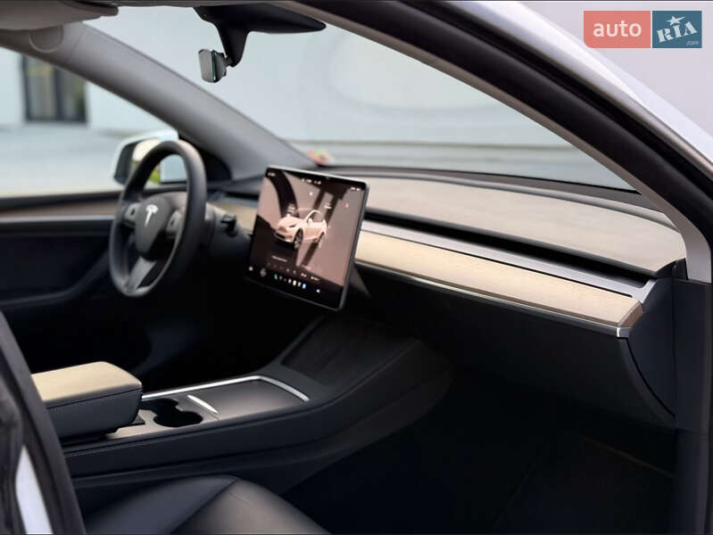 Внедорожник / Кроссовер Tesla Model Y 2023 в Луцке
