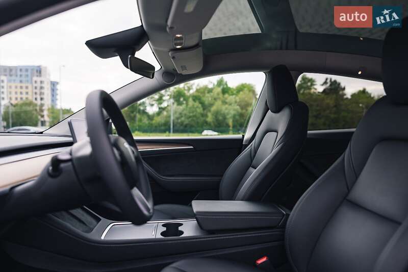 Внедорожник / Кроссовер Tesla Model Y 2024 в Львове