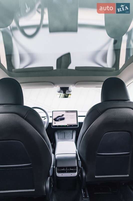 Внедорожник / Кроссовер Tesla Model Y 2024 в Львове