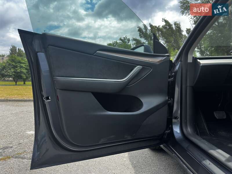 Внедорожник / Кроссовер Tesla Model Y 2023 в Кременчуге