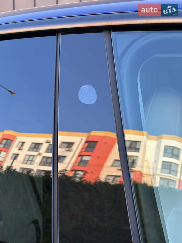 Внедорожник / Кроссовер Tesla Model Y 2023 в Ровно