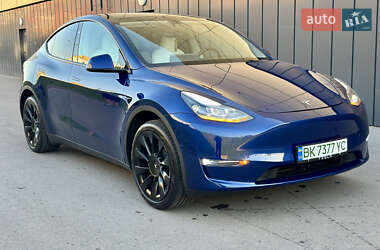 Внедорожник / Кроссовер Tesla Model Y 2023 в 