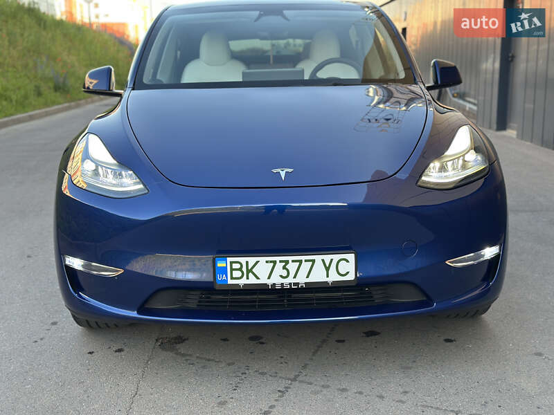 Внедорожник / Кроссовер Tesla Model Y 2023 в Ровно