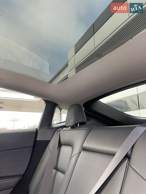 Позашляховик / Кросовер Tesla Model Y 2022 в Рівному фото 17 Позашляховик / Кросовер Tesla Model Y 2022 в Рівному