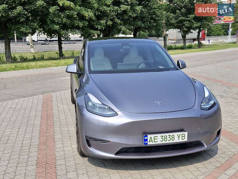 Позашляховик / Кросовер Tesla Model Y 2024 в Дніпрі фото 3 Позашляховик / Кросовер Tesla Model Y 2024 в Дніпрі