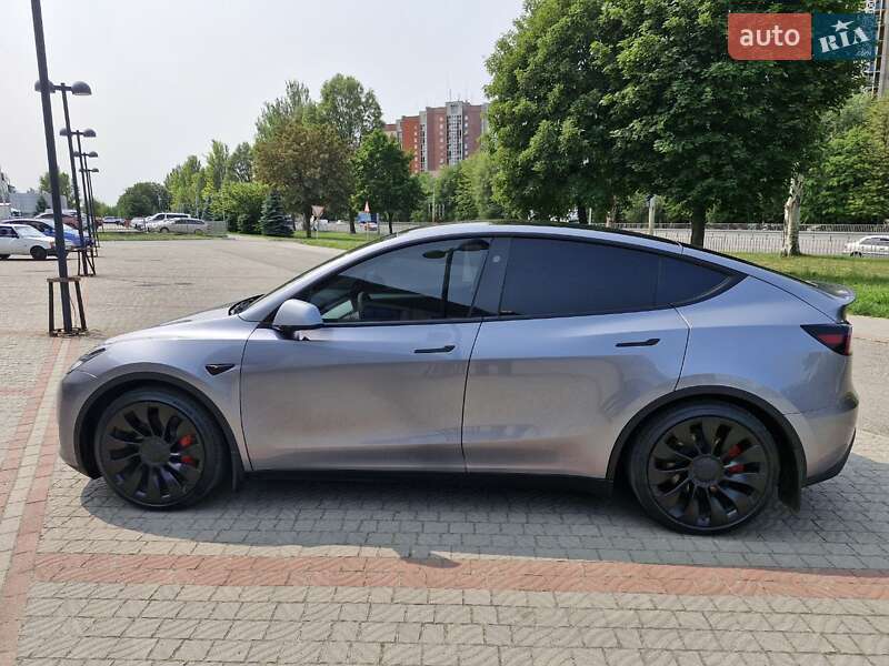 Позашляховик / Кросовер Tesla Model Y 2024 в Дніпрі фото 8 Позашляховик / Кросовер Tesla Model Y 2024 в Дніпрі