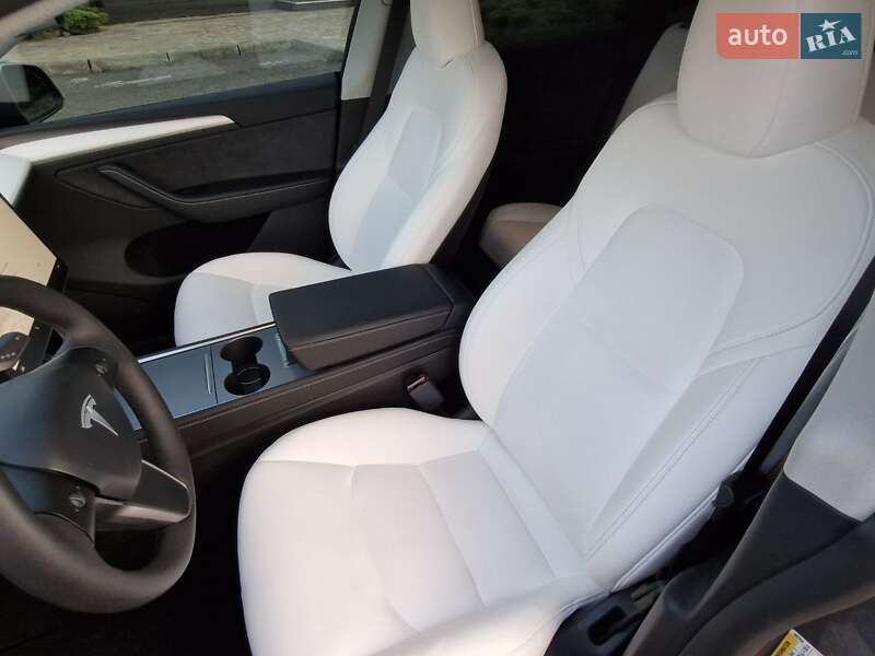 Позашляховик / Кросовер Tesla Model Y 2024 в Дніпрі фото 12 Позашляховик / Кросовер Tesla Model Y 2024 в Дніпрі