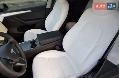 Внедорожник / Кроссовер Tesla Model Y 2024 в 