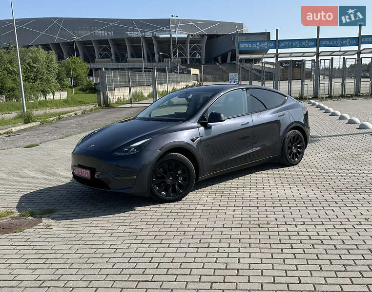 Внедорожник / Кроссовер Tesla Model Y 2024 в 