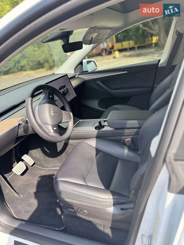 Позашляховик / Кросовер Tesla Model Y 2023 в Хмельницькому