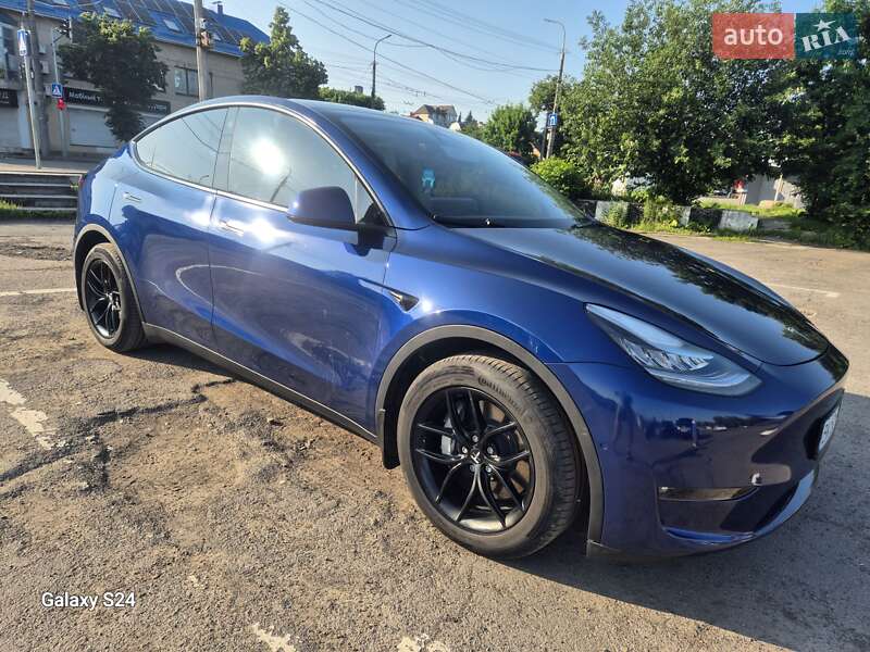 Внедорожник / Кроссовер Tesla Model Y 2021 в Луцке