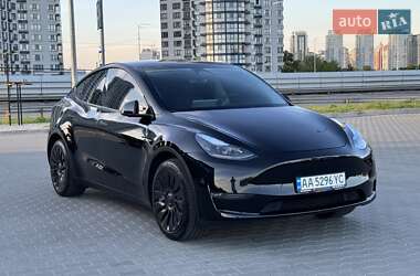 Внедорожник / Кроссовер Tesla Model Y 2024 в 