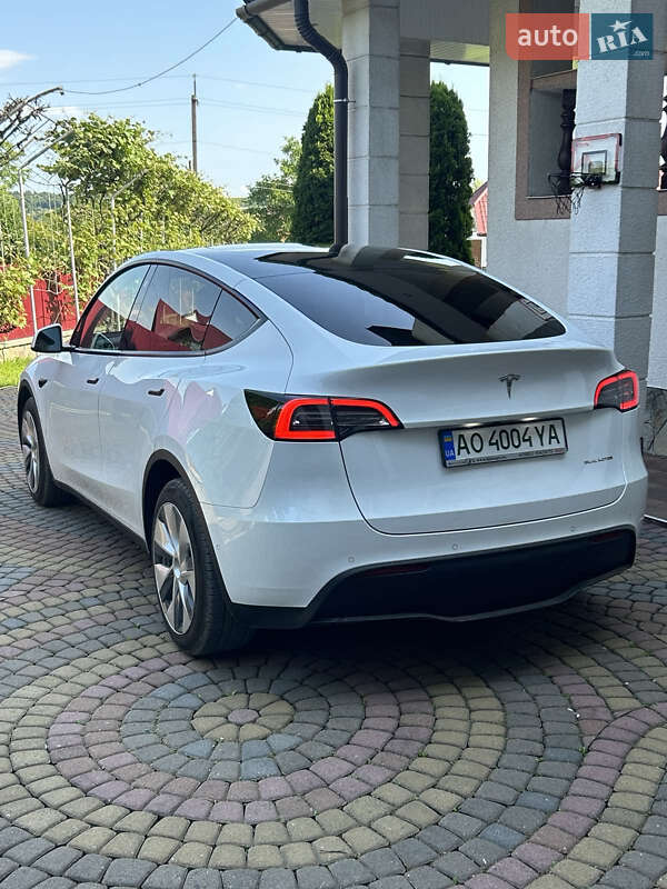 Tesla Model Y 2022
