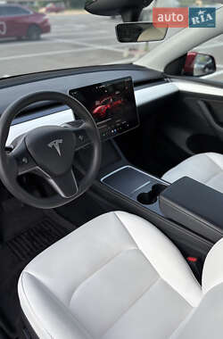 Внедорожник / Кроссовер Tesla Model Y 2023 в 