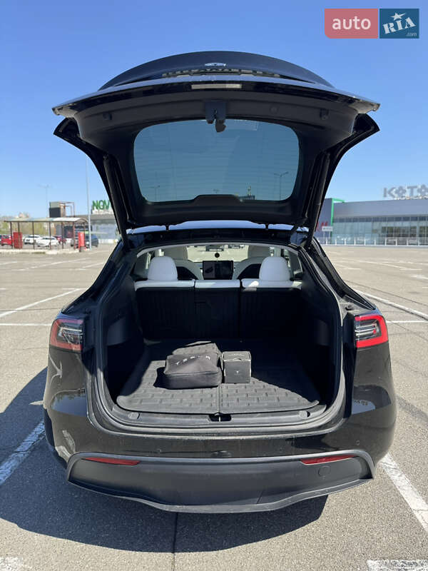 Внедорожник / Кроссовер Tesla Model Y 2021 в Киеве