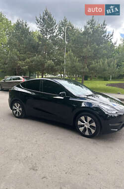 Внедорожник / Кроссовер Tesla Model Y 2024 в 