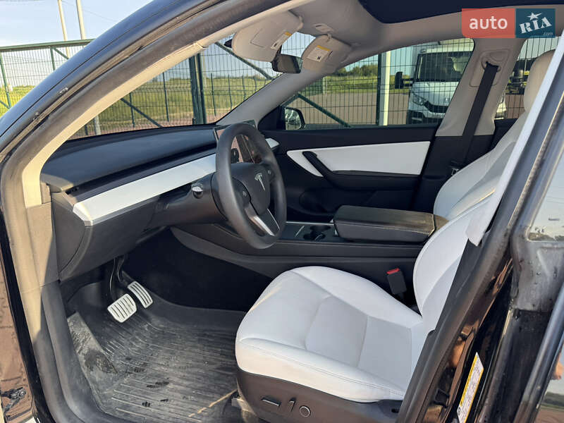 Внедорожник / Кроссовер Tesla Model Y 2021 в Ровно