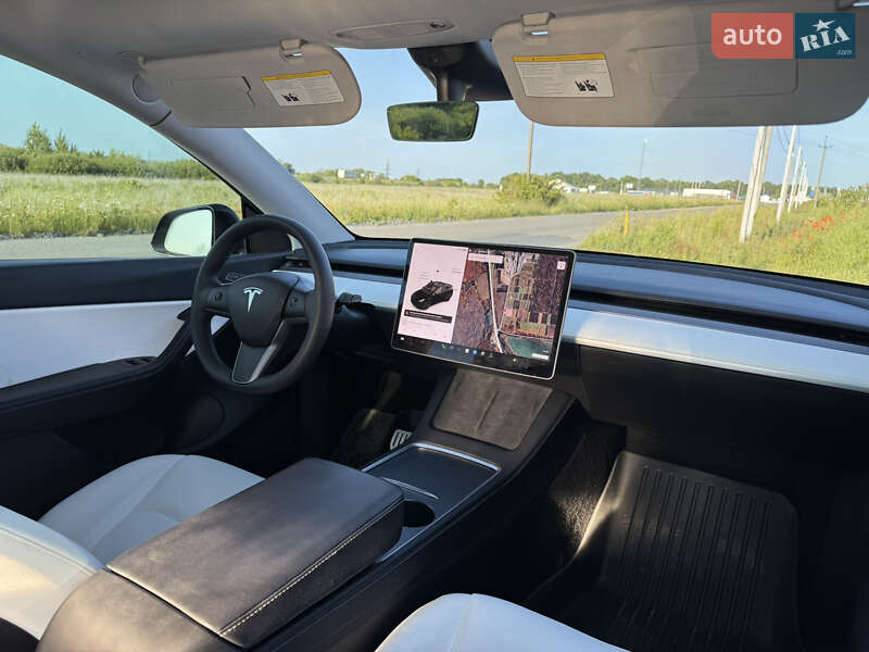 Внедорожник / Кроссовер Tesla Model Y 2021 в Ровно