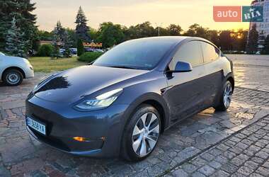 Внедорожник / Кроссовер Tesla Model Y 2023 в 