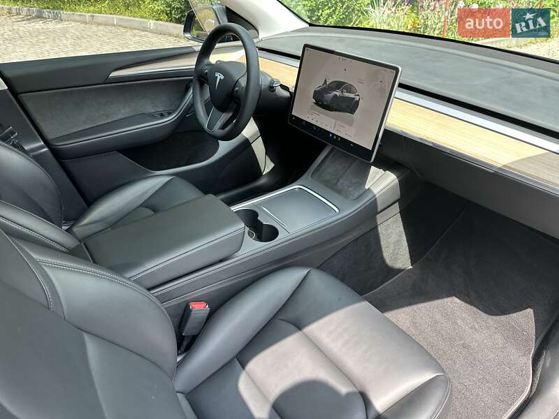 Внедорожник / Кроссовер Tesla Model Y 2023 в Львове