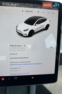 Внедорожник / Кроссовер Tesla Model Y 2024 в 