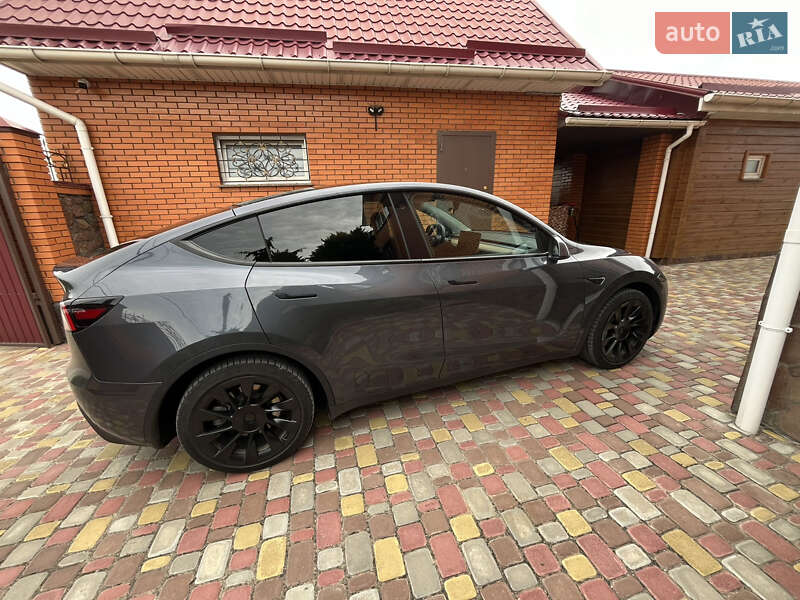 Внедорожник / Кроссовер Tesla Model Y 2020 в Киеве