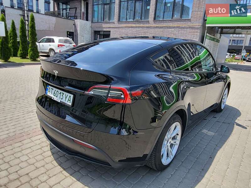 Позашляховик / Кросовер Tesla Model Y 2020 в Івано-Франківську